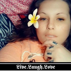 Meet your Posher, Cassandra